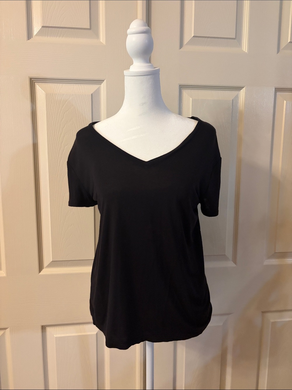Nine West Black V-Neck Short Sleeve Tee